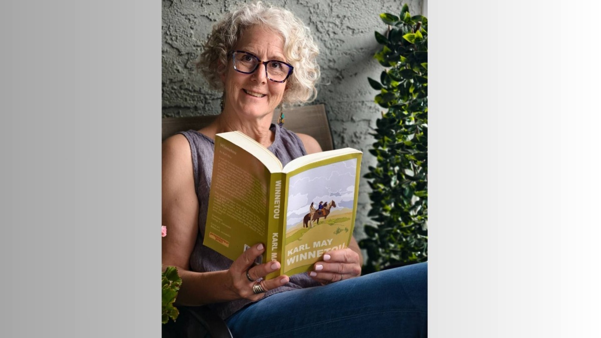 Featured image for “Die legendäre Erzgebirgsziege in den Gemälden von Destanne Norris”